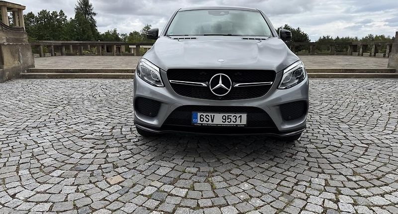 Mercedes-Benz GLE (2016) GLE 350d AMG Line – panorama - fotka 6 z 10