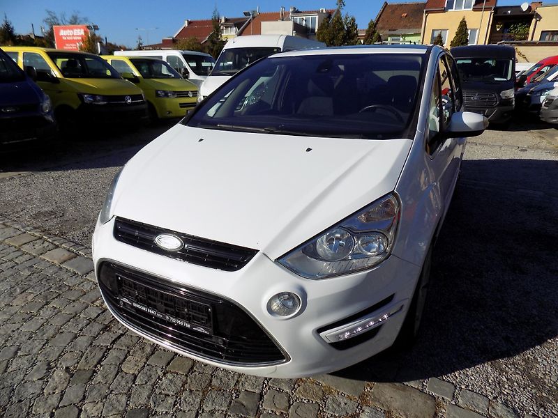 Ford S-MAX 2,0  TDCI 103KW TITAN FACELIFT - fotka 2 z 47