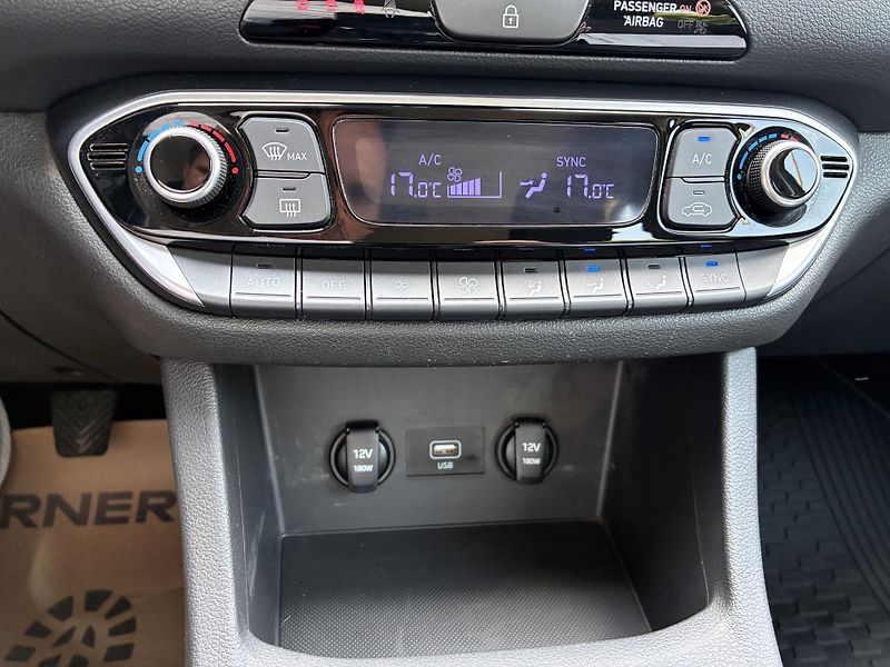 Hyundai i30 1.0T-GDi88kW DIGI KLIMA TAŽNÉ  - fotka 19 z 25