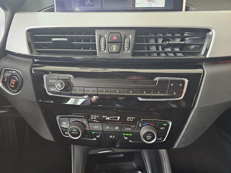 BMW X1 xDrive18d - fotka 21 z 28