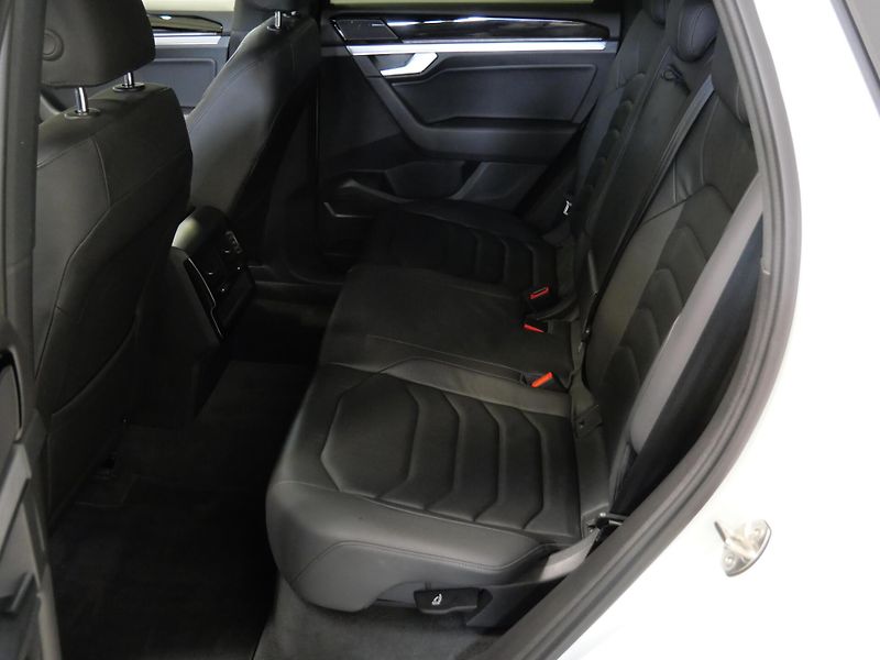 Volkswagen Touareg - fotka 22 z 24