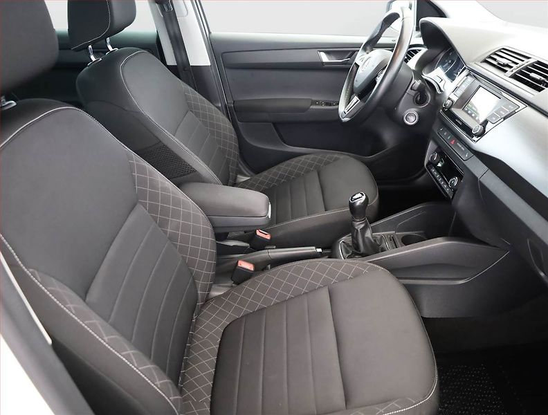 Škoda Fabia (2017) 1.2 TSI, Serv.kniha - fotka 7 z 16