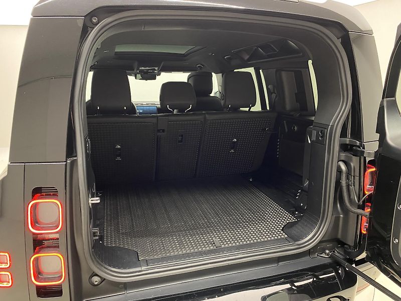 Land Rover Defender 110 P525 V8 EDITION AWD AUT CZ - fotka 6 z 58