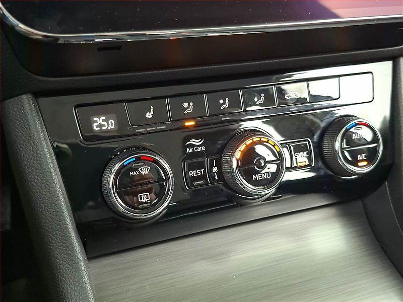 Škoda Superb (2022) Style 2.0 TDI - fotka 16 z 21