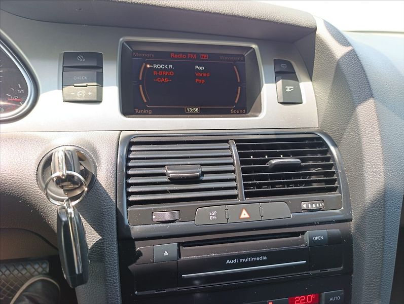 Audi Q7 3,0 TDi Quattro Autom.7Míst ČR - fotka 17 z 40