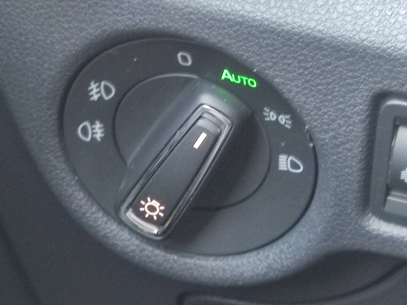 Škoda Kamiq (2025) Top Selection 1,5 Tsi  + tažné - fotka 24 z 34