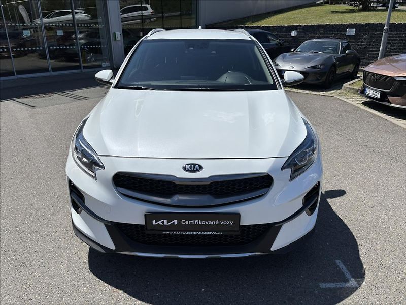 Kia XCeed 1,5 TGDi TOP ZÁRUKA KAMERA NAV - fotka 8 z 43