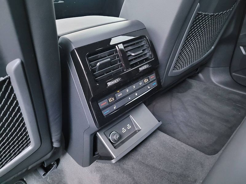Volkswagen Touareg Final Edition R-Line  3,0 TDI - fotka 51 z 64