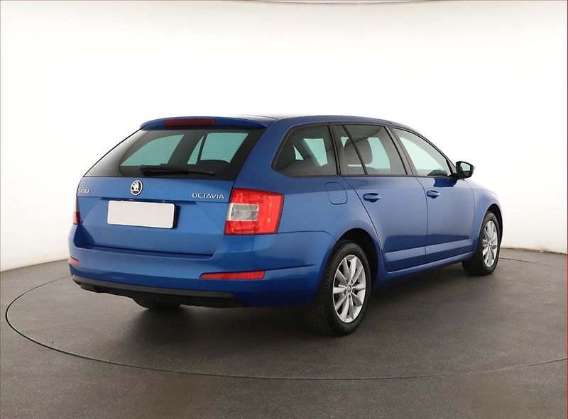 Škoda Octavia (2016) 1.6 TDI, Tempomat - fotka 5 z 16