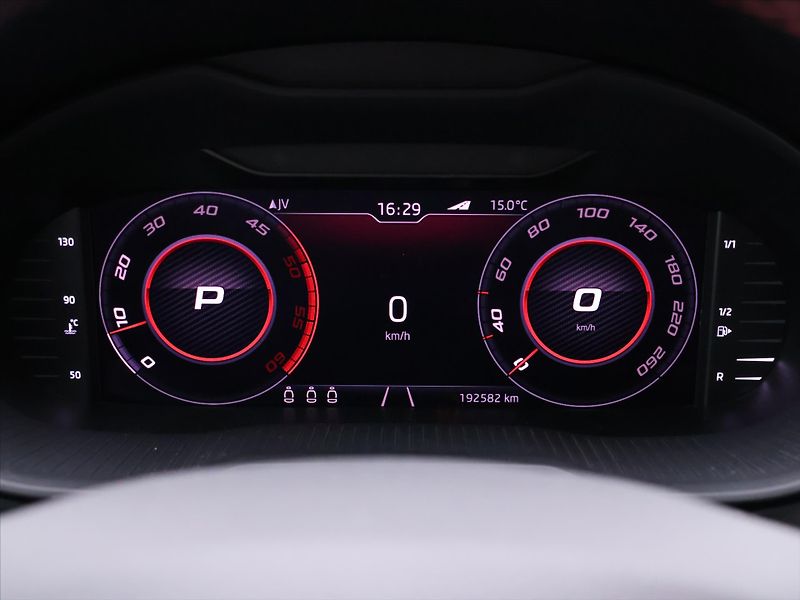 Škoda Octavia 2,0 TDI RS 4x4 DSG Virtual LED - fotka 19 z 43