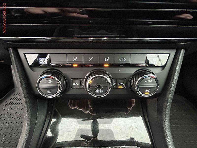 Škoda Superb (2016) 1.6 TDi - fotka 14 z 17