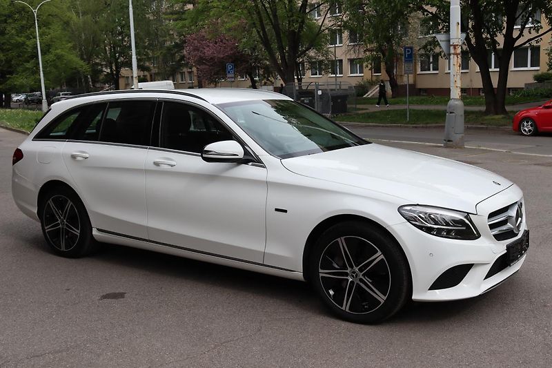 Mercedes-Benz Třídy C 300de PLUG-IN HYB KOMBI 225kW - fotka 8 z 48