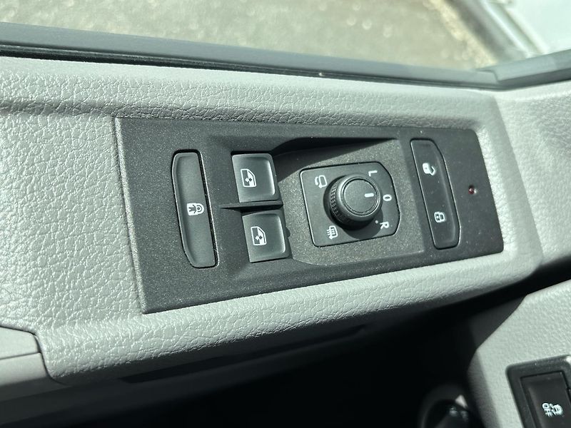 Volkswagen Caravelle 4MOT DSG Long - fotka 21 z 26