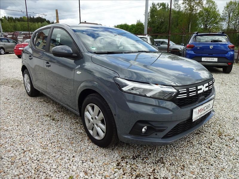 Dacia Sandero 1,0 TCe 67kW - fotka 9 z 50