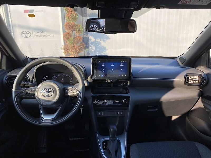 Toyota Yaris Cross 1.5HEV, ČR-1m, Style, záruka - fotka 11 z 17