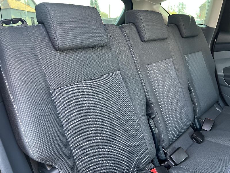 Ford C-MAX Ghia 1.6TDCi KLIMA PŮVOD ČR - fotka 25 z 35