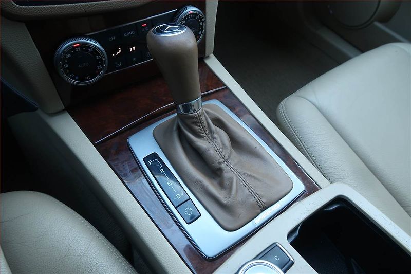 Mercedes-Benz Třídy C (2008) C 320 CDI 4MATIC, 4X4 - fotka 13 z 19