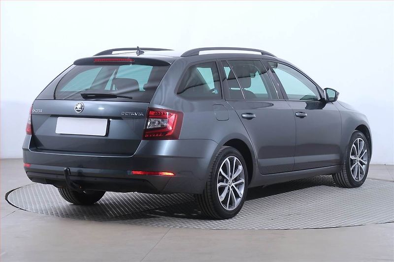 Škoda Octavia (2020) 2.0 TDI, Automat, Serv.kniha - fotka 5 z 23