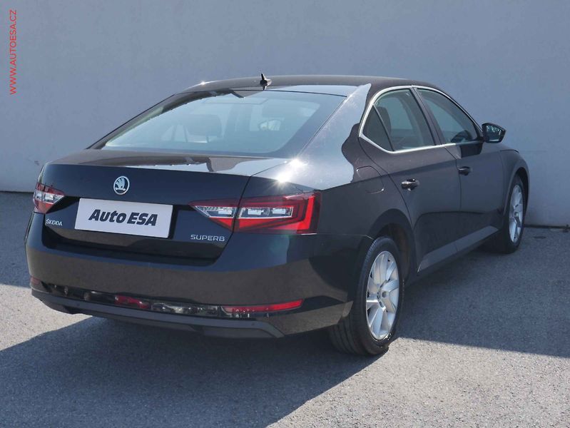 Škoda Superb (2017) 2.0TDi, 2.maj,ČR, Bixen, navi - fotka 4 z 15