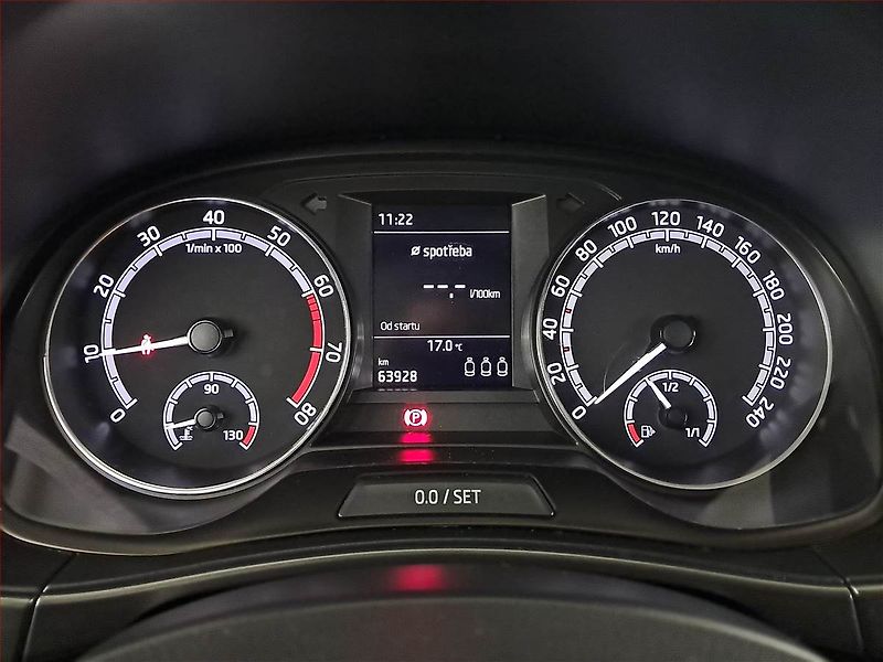 Škoda Fabia (2021) Style 1.0 TSI, Tempomat - fotka 11 z 16