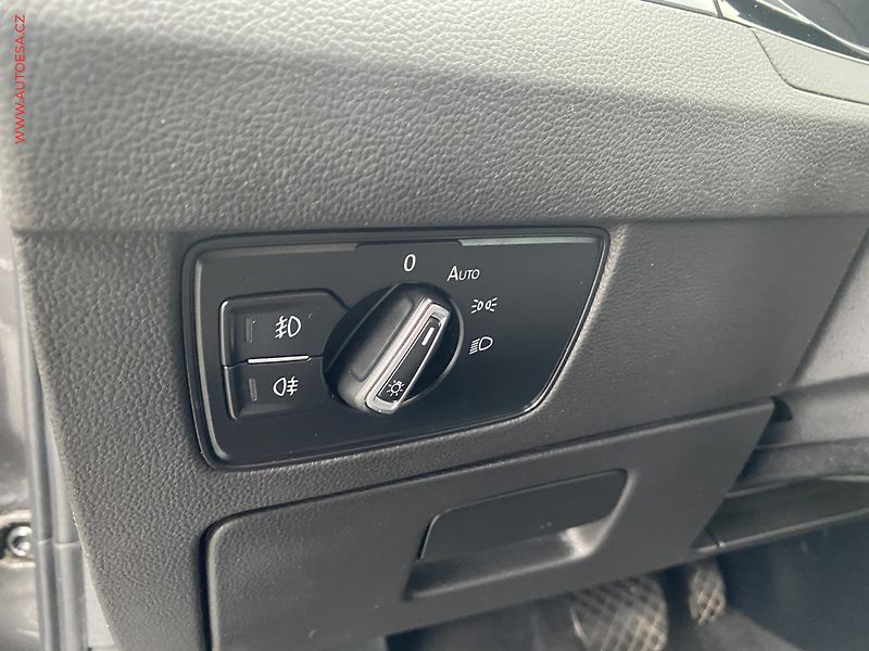 Volkswagen Passat (2022) 2.0 TDi, DSG, LED, navi - fotka 16 z 19