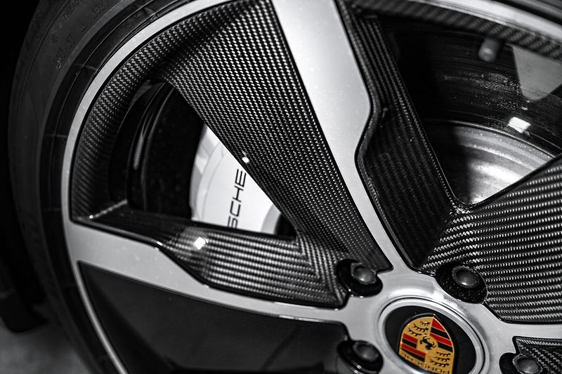Porsche Taycan PDCC, ventilace, pano - fotka 12 z 41