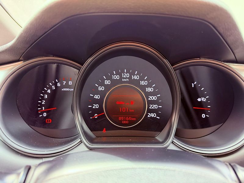Kia Ceed 1.4 Comfort, ČR, 1.Maj, Servis - fotka 17 z 26