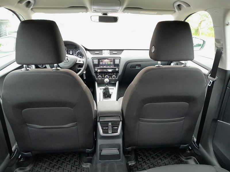 Škoda Octavia 1.6 TDI 85 kW - fotka 6 z 27