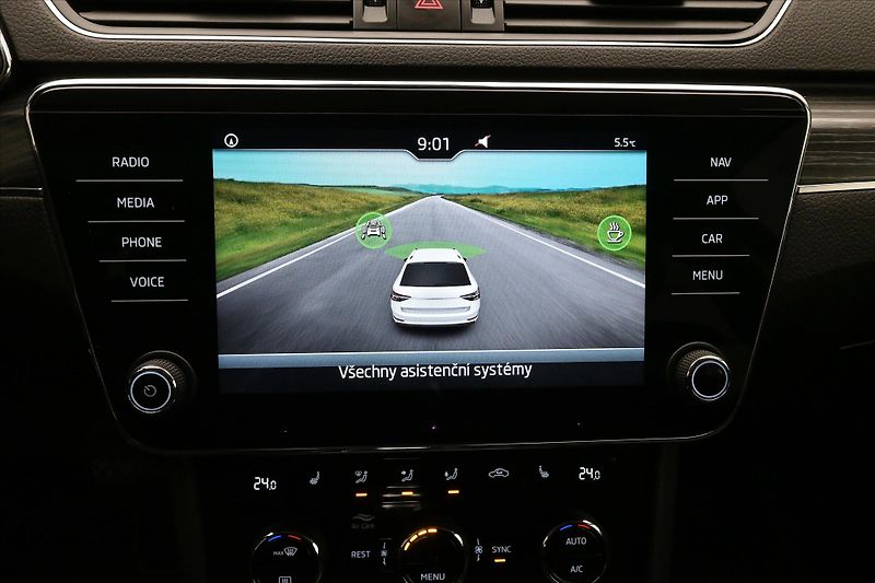 Škoda Superb 2,0 TDI 147 kW DSG STYLE Záruk - fotka 19 z 33
