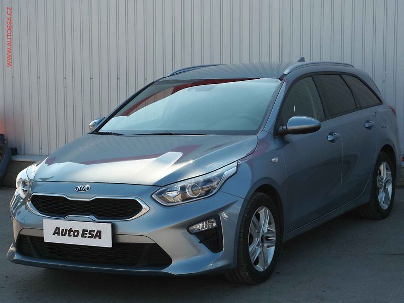 Kia Ceed (2021) 1.5 T-GDi, 1.maj,ČR, Spin - fotka 3 z 23