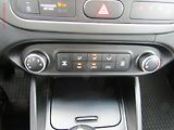 Kia Carens (2017) 1.6i, ČR, servis.kniha, AC - náhled 16