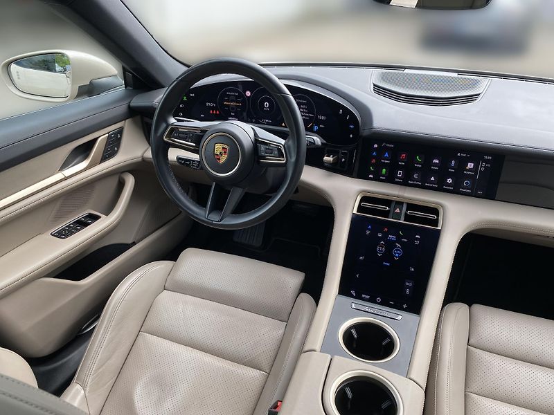 Porsche Taycan Taycan 4S - fotka 10 z 25