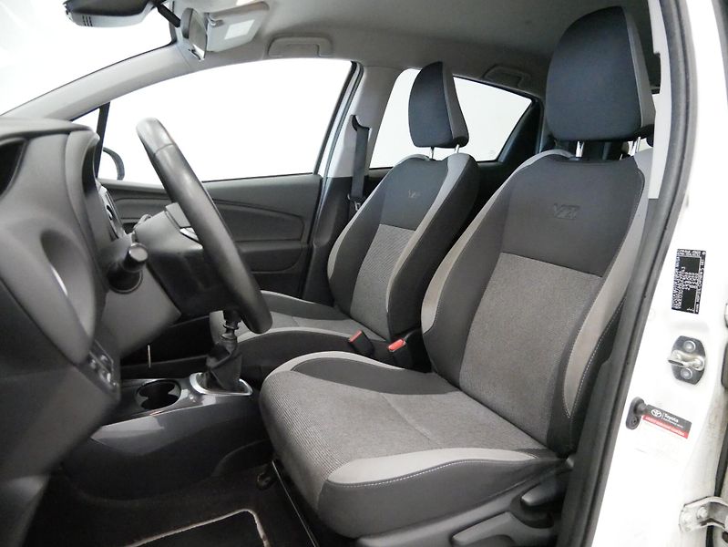 Toyota Yaris - fotka 6 z 6