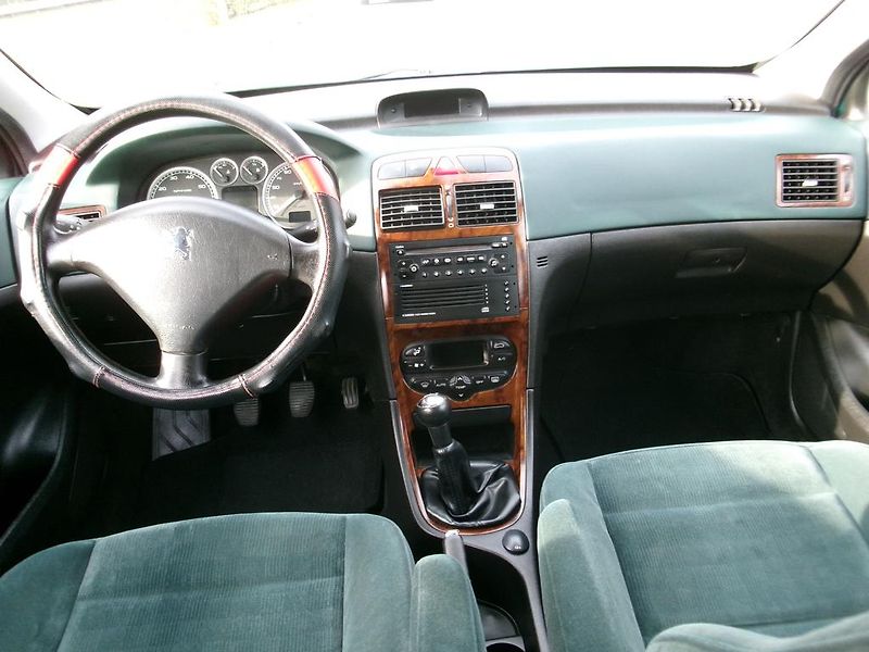 Peugeot 307 (2001) 1.6i  XT - fotka 8 z 10