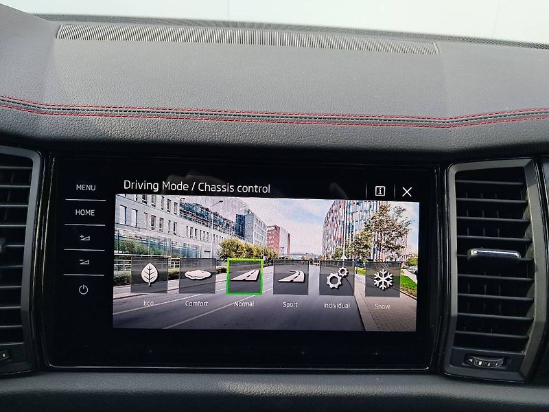 Škoda Kodiaq (2023) RS 2.0 TSI / 180 kW 4x4 DSG7 - fotka 13 z 33