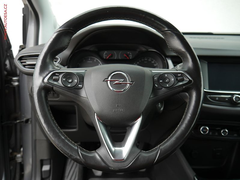 Opel Crossland X (2018) 1.2 i, ČR, AC, tempo, výhřev - fotka 13 z 14