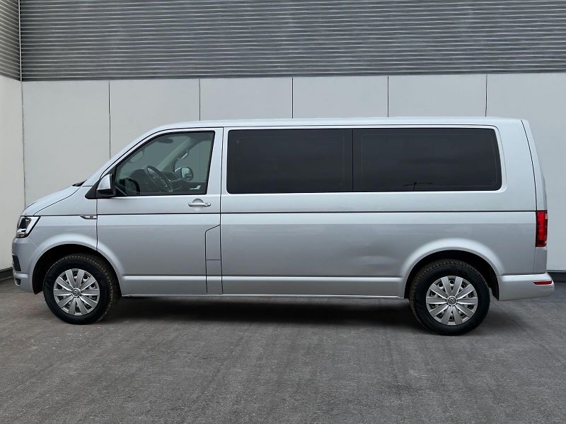 Volkswagen Caravelle (2017) LONG 4x4 DSG 110kW 9MÍST NAVI - fotka 2 z 21