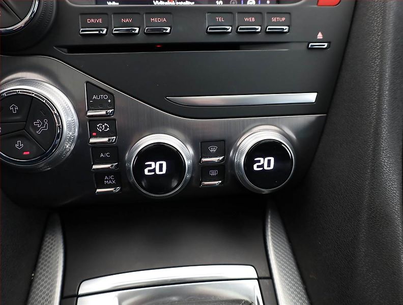 Citroën DS5 (2015) 2.0 BlueHDI, Automat, ČR,1.maj - fotka 15 z 21