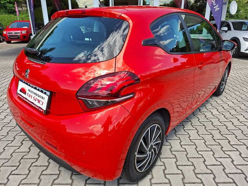 Peugeot 208 (2015) 1.0i 50kW -KLIMA-SENZORY - fotka 8 z 42