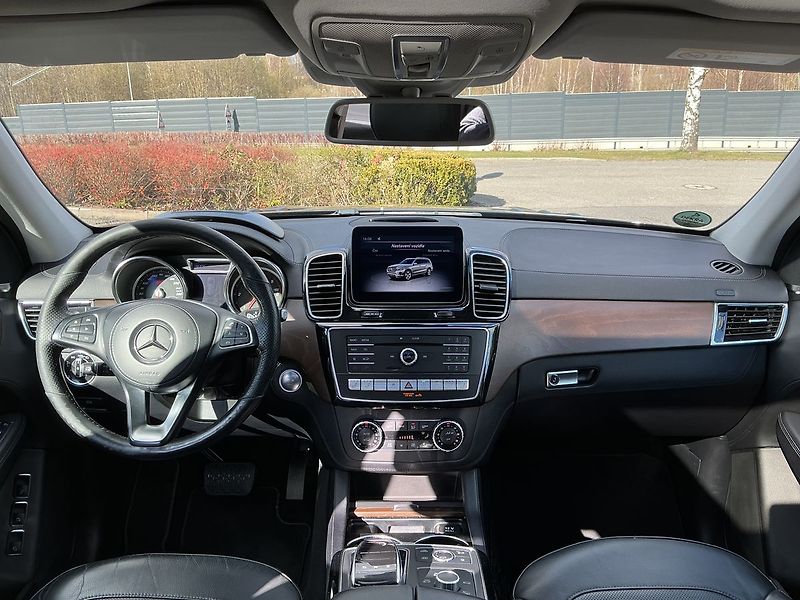Mercedes-Benz GLS 350 d AMG 4MATIC - fotka 25 z 29