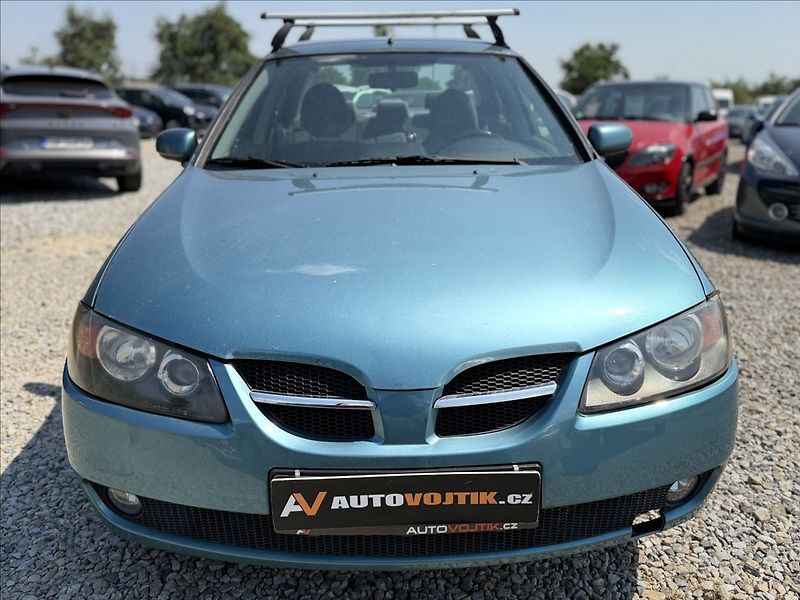 Nissan Almera 1,8 i - fotka 2 z 21
