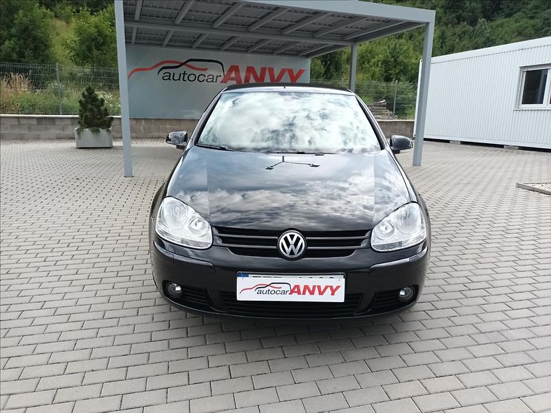 Volkswagen Golf 1,6 MPI,75KW,VÝHŘEV,DIGIKLIMA - fotka 2 z 39