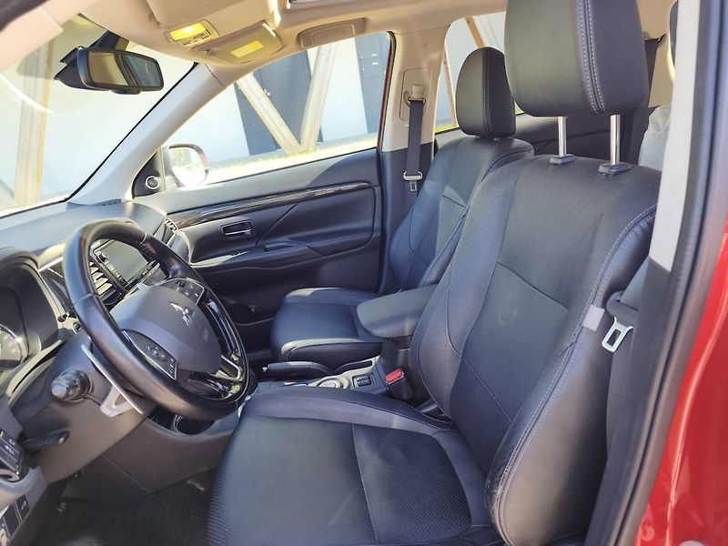 Mitsubishi Outlander (2015) - fotka 7 z 38