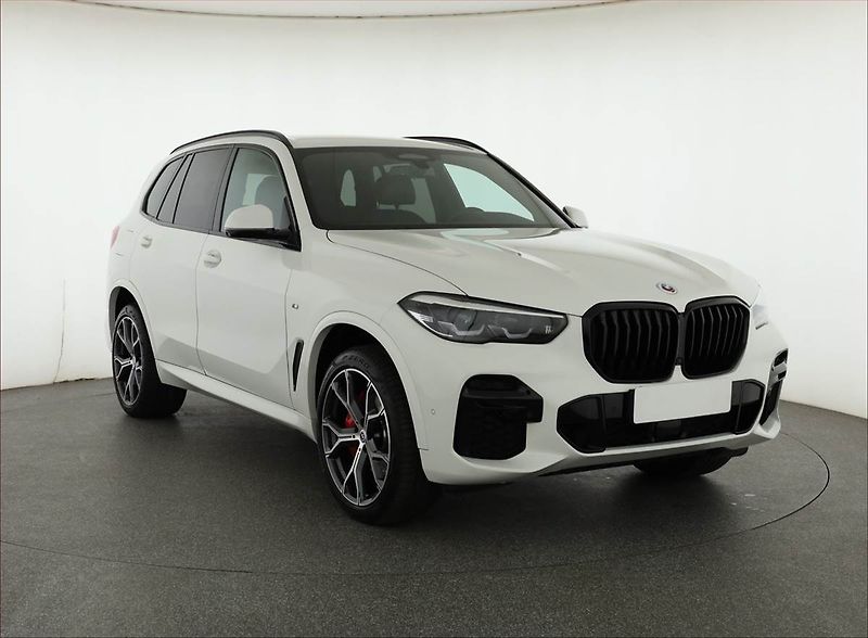 BMW X5 (2023) xDrive30d - fotka 1 z 17