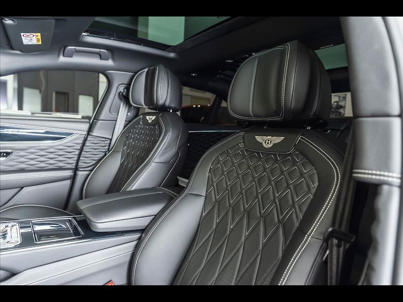 Bentley Flying Spur W12 First Edition - fotka 9 z 27