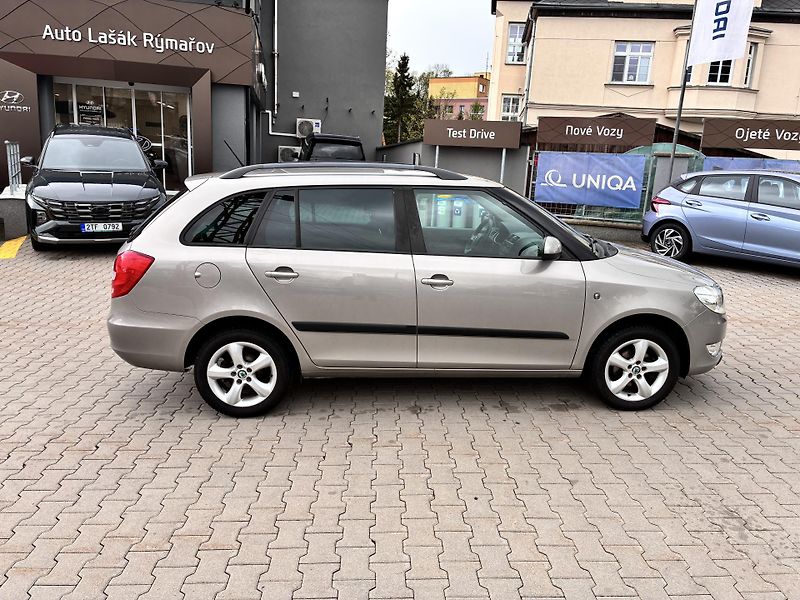 Škoda Fabia 1.2TSI 63kW,digi.KLIMATIZACE - fotka 8 z 27