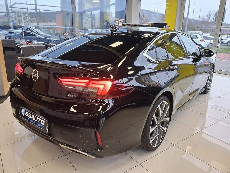 Opel Insignia 2.0T 191 KW GSI 4x4 - fotka 4 z 14