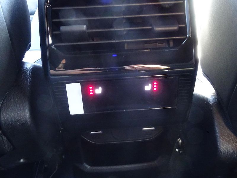 Peugeot 3008 (2026) GT Elektromotor 157kW / 210k - fotka 18 z 51