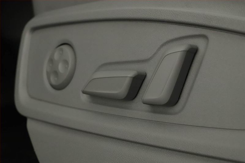 Audi Q5 (2017) basis 2.0 TDI, 4X4, Automat - fotka 27 z 27