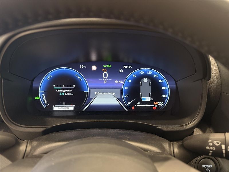 Toyota Yaris 1,5 Executive Bitone  Hybrid ( - fotka 9 z 9